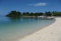 1.beach_.on_.the_.western.side_.of_.Guimbitayan.with_.fishermens.bancas